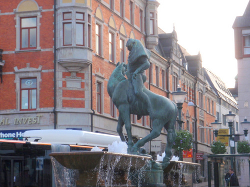 Statue on the plaza.